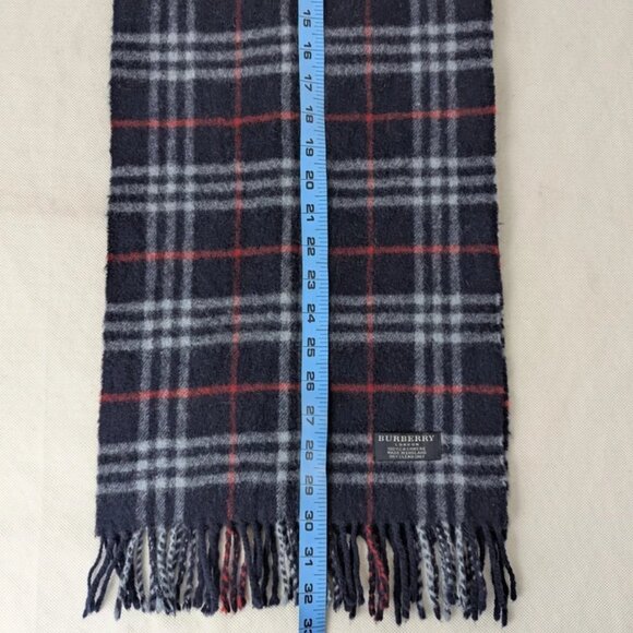 Pre-Loved Burberry Unisex Cashmere Scarf Blue – Check Pattern – Cozy & Stylish - Picture 6 of 6